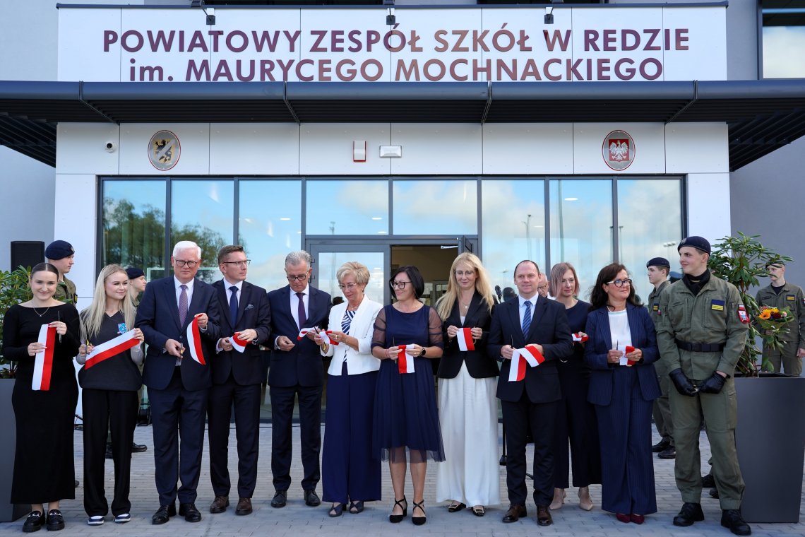 Edukacyjna inwestycja w przyszłość – oddanie nowego skrzydła szkoły w PZS w Redzie